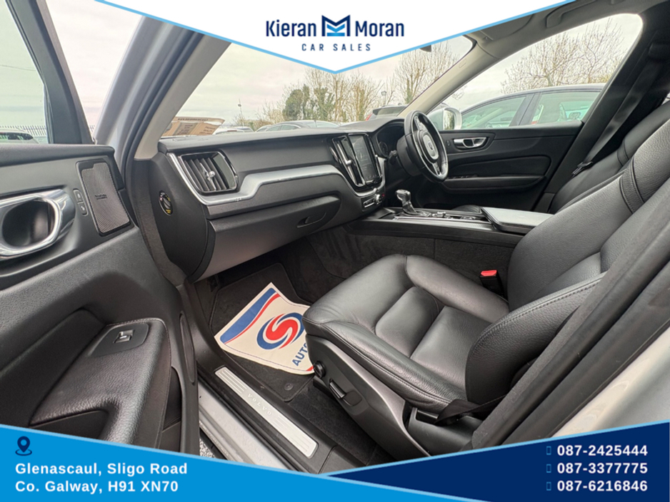 2018 Volvo XC60 - image 13