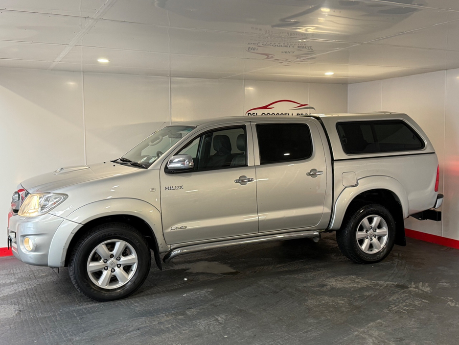 2011 Toyota Hilux - image 10