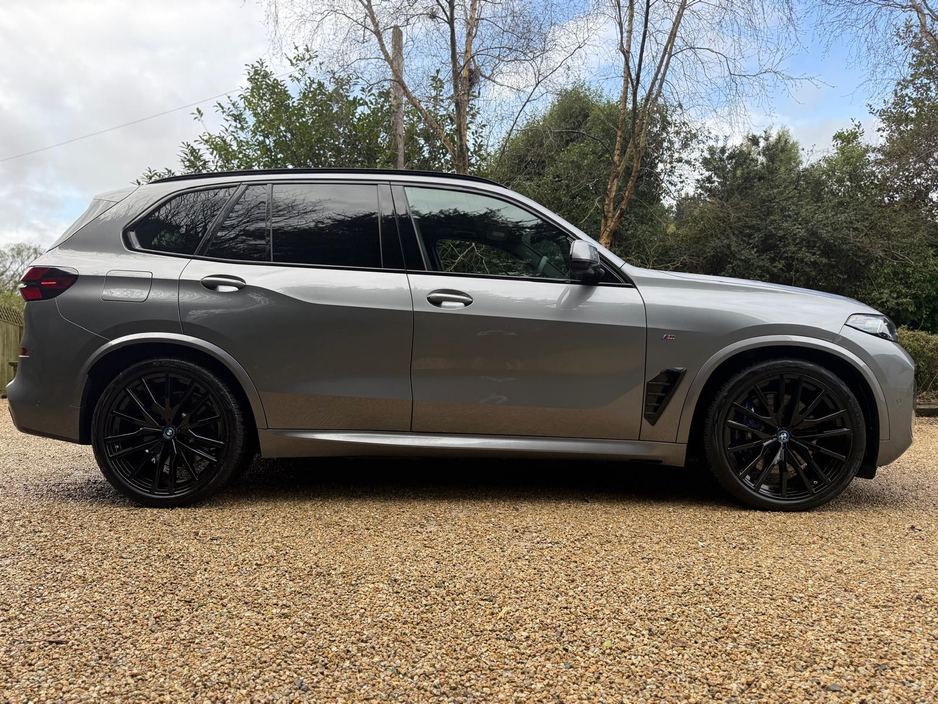 2025 BMW X5 50E M SPORT PRO XDRIVE *Tech Pack…SkyLounge…22 inch Alloys* €97,950