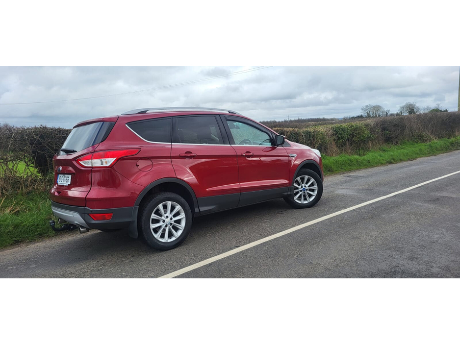 2015 Ford Kuga - image 2