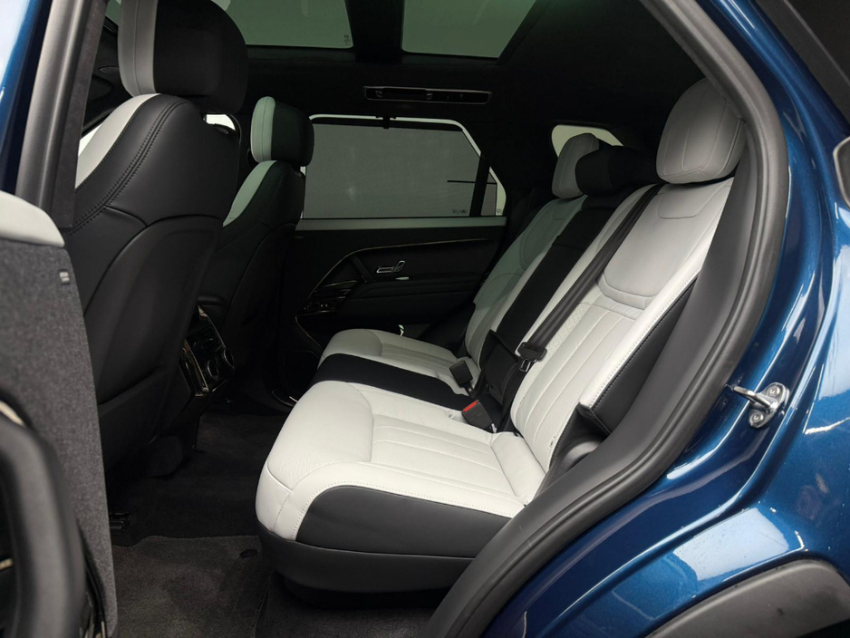 2025 Land Rover Range Rover Sport - image 26