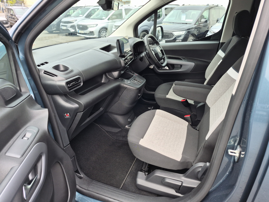 2026 Citroen Berlingo - image 2