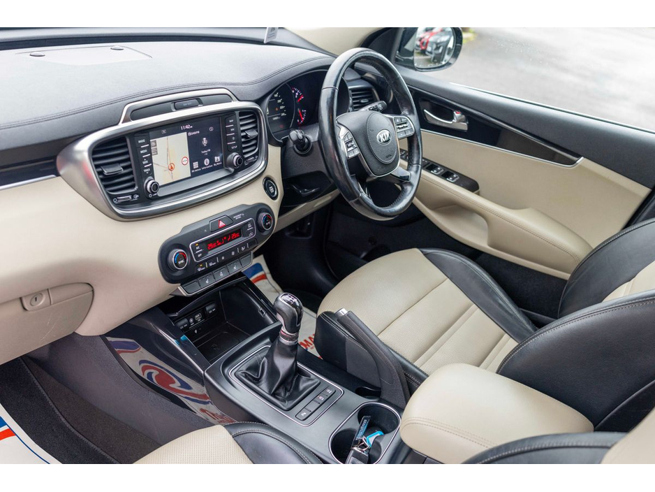 2018 Kia Sorento - image 7