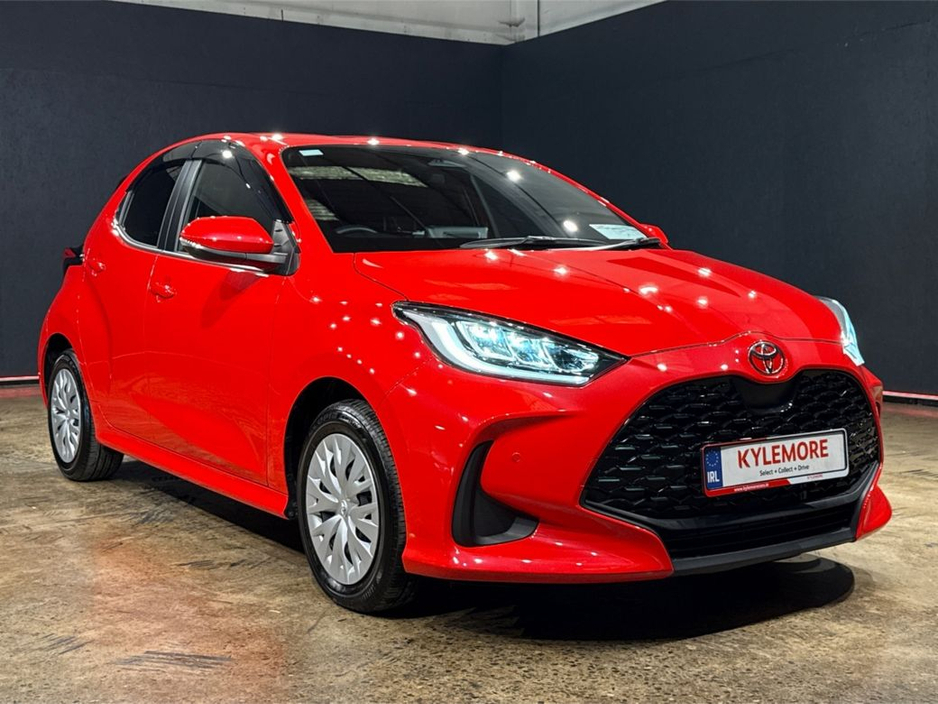 2024 Toyota Yaris - image 9