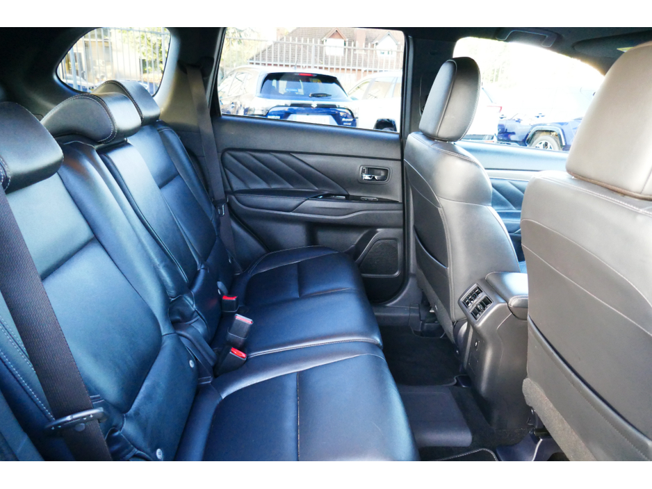 2019 Mitsubishi Outlander 2.4 4H PHEV 221BHP 5 5DR AUTO €21,750