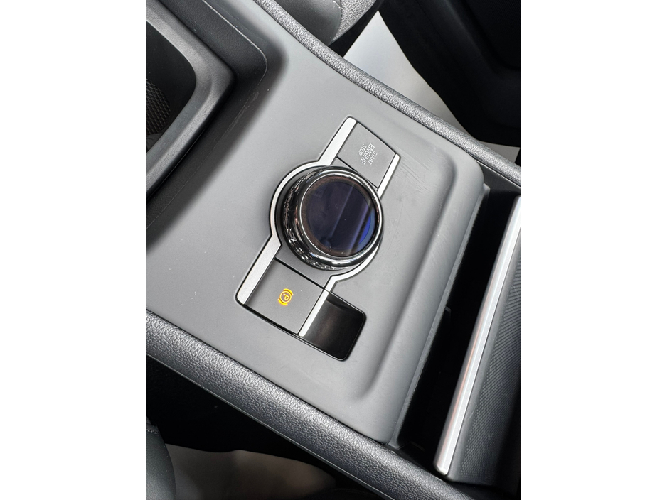 2025 Volkswagen Tiguan - image 25