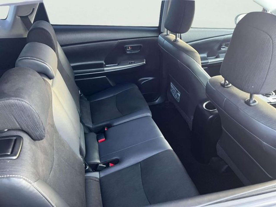 2017 Toyota Prius - image 22