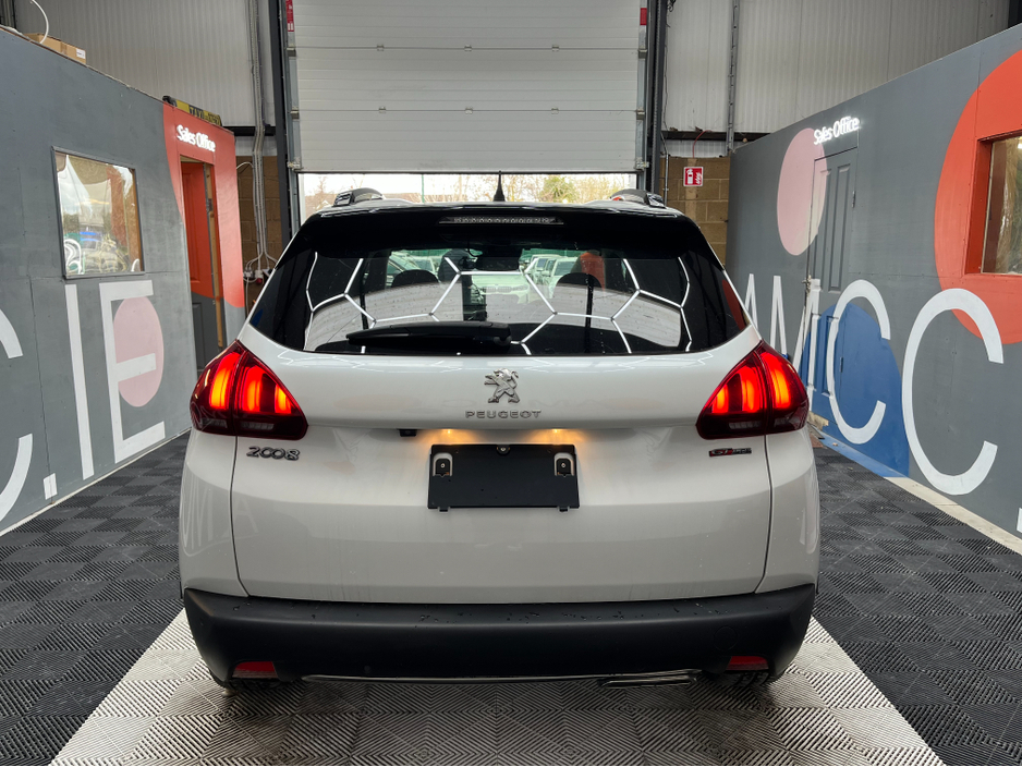 2020 Peugeot 2008 - image 3