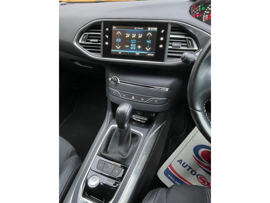 2018 Peugeot 308  €14,950