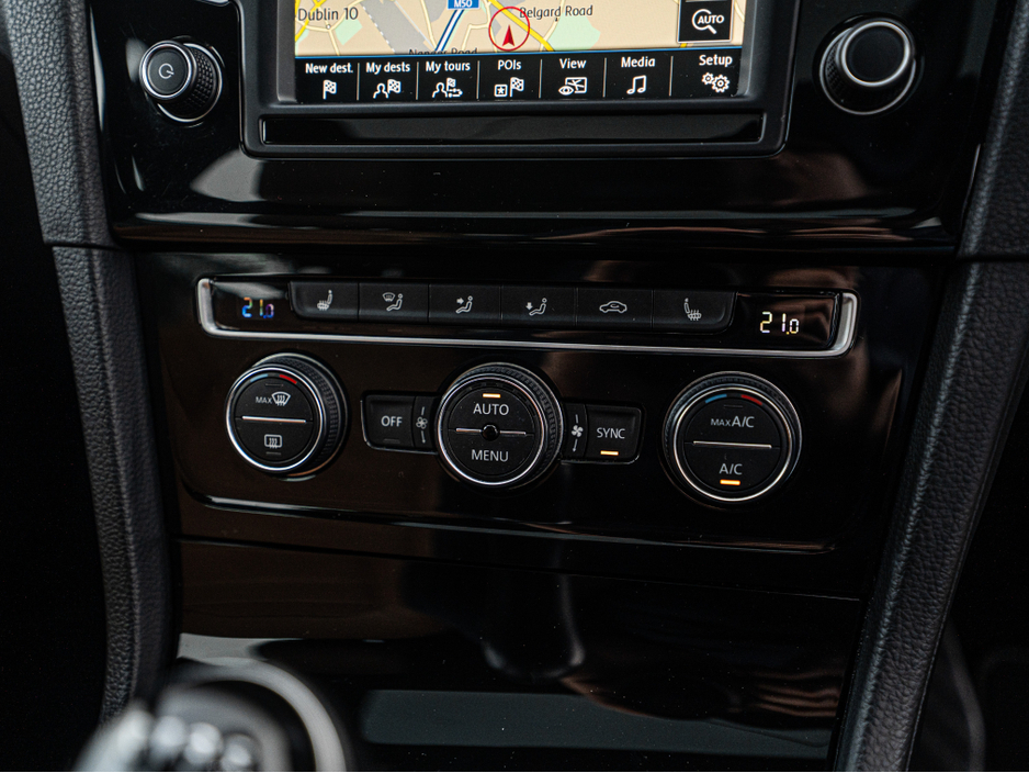 2016 Volkswagen Golf - image 33