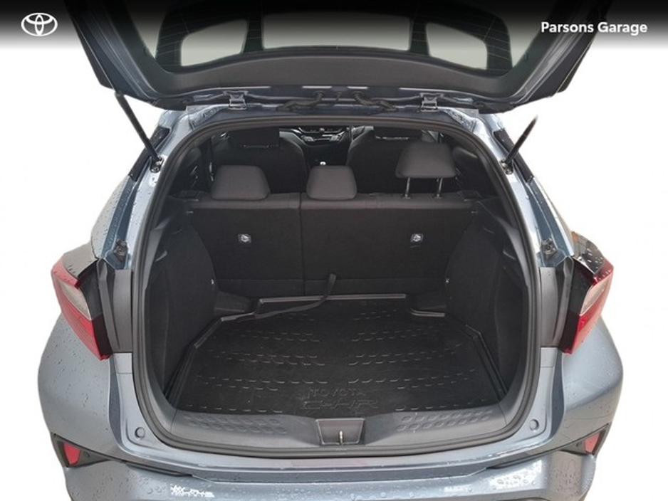 2022 Toyota C-HR - image 6