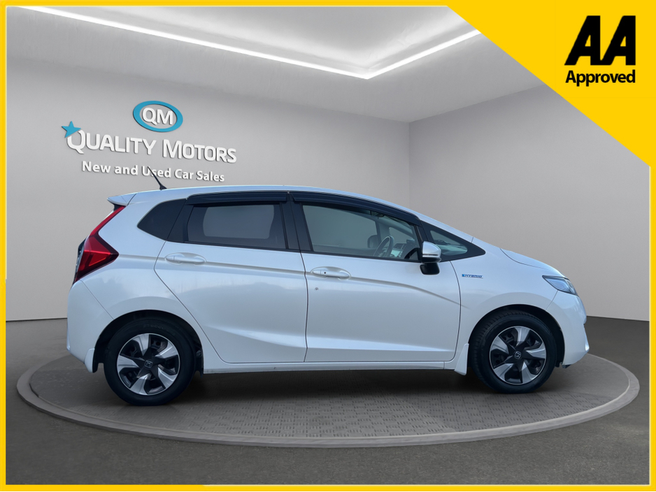 2016 Honda Fit - image 8