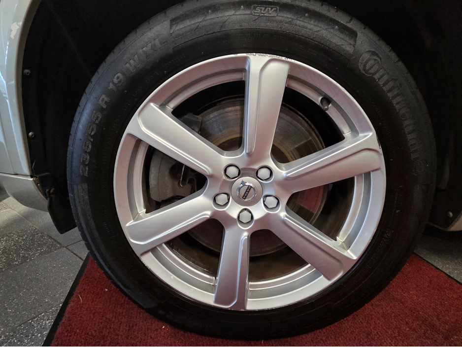 2018 Volvo XC90 - image 3