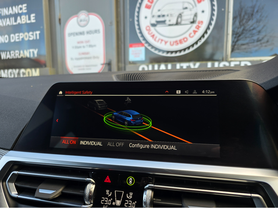 2022 BMW 3 Series - image 26