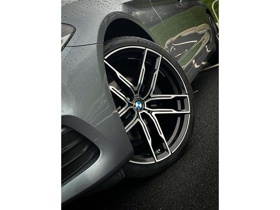 2018 BMW 5 Series - image 5