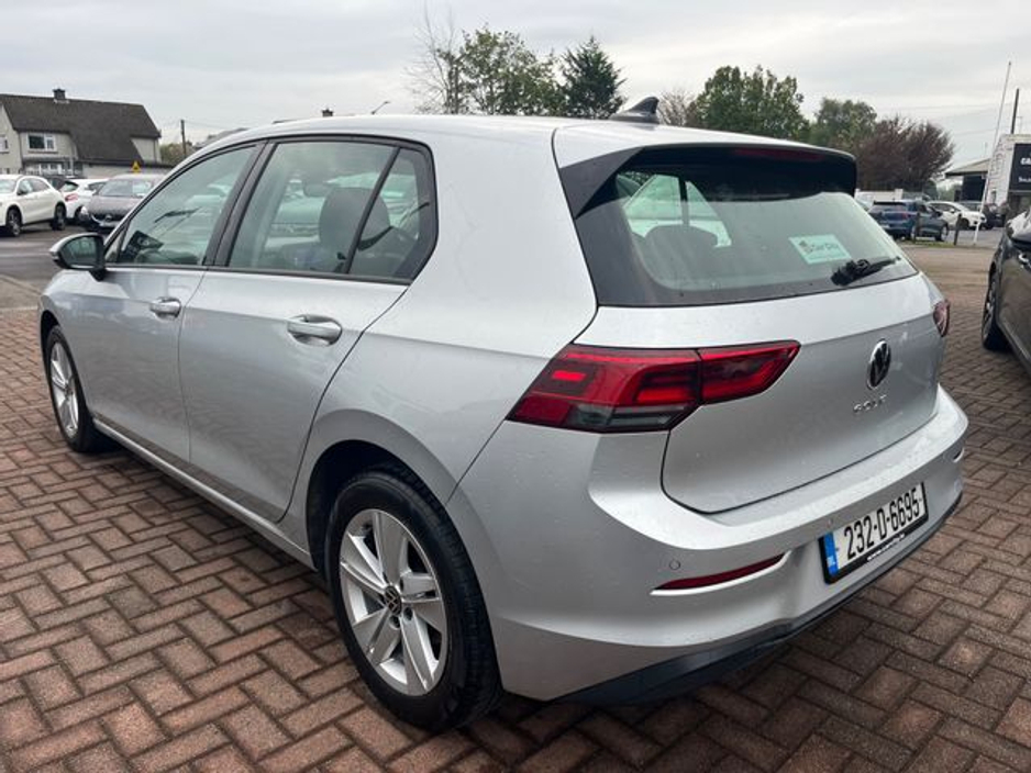 2023 Volkswagen Golf Life 2.0 TDI 115HP 5DR €28,750