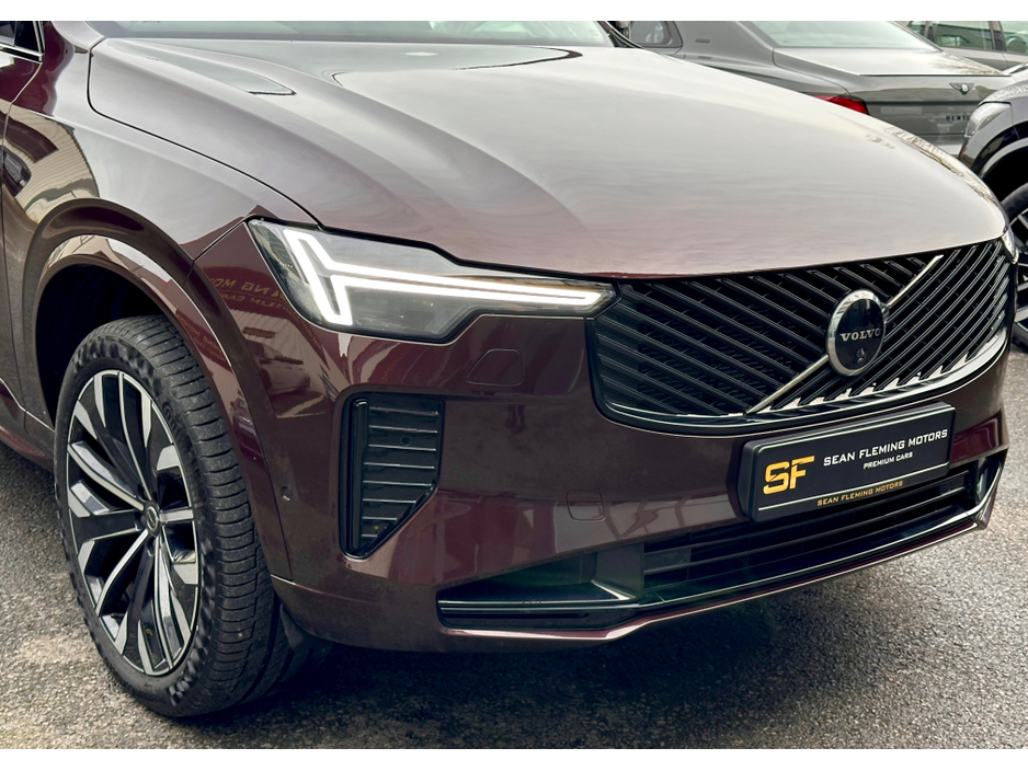 2025 Volvo XC90 MULBERRY RED / PLUS DARK T8 PHEV AWD AUTO PLUS €78,950