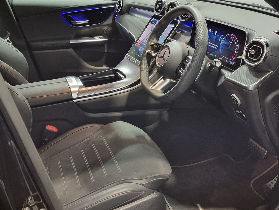 2025 Mercedes-Benz GLC Class - image 8