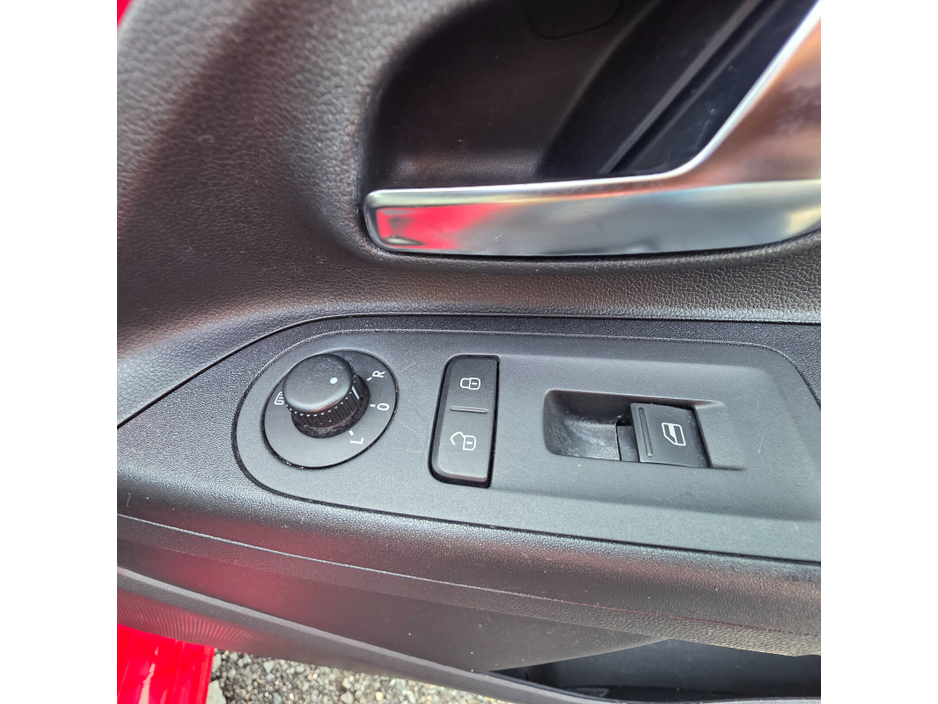 2015 Volkswagen up! - image 17