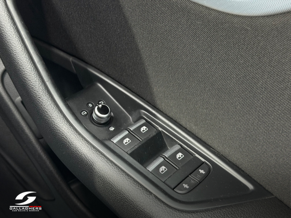 2016 Audi A4 - image 18