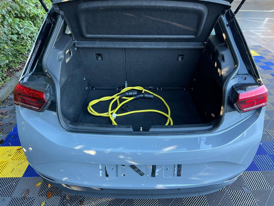 2023 Volkswagen ID.3 LIFE 58KWH // HEATED SEATS // ADAPTIVE CRUISE CONTROL // DIGITAL CLUSTER €20,950