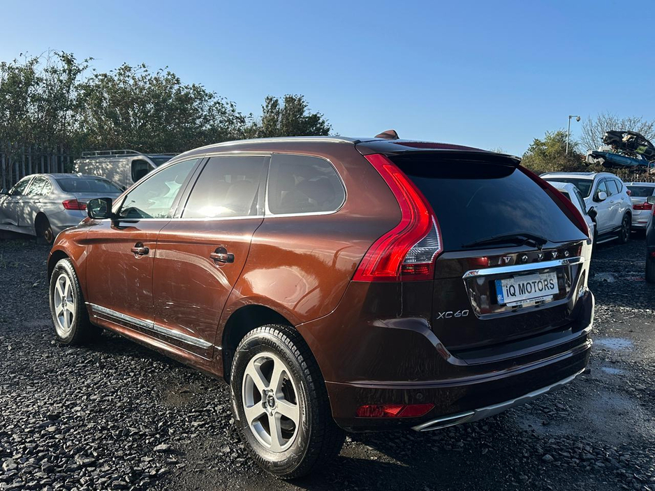 2016 Volvo XC60 - image 7