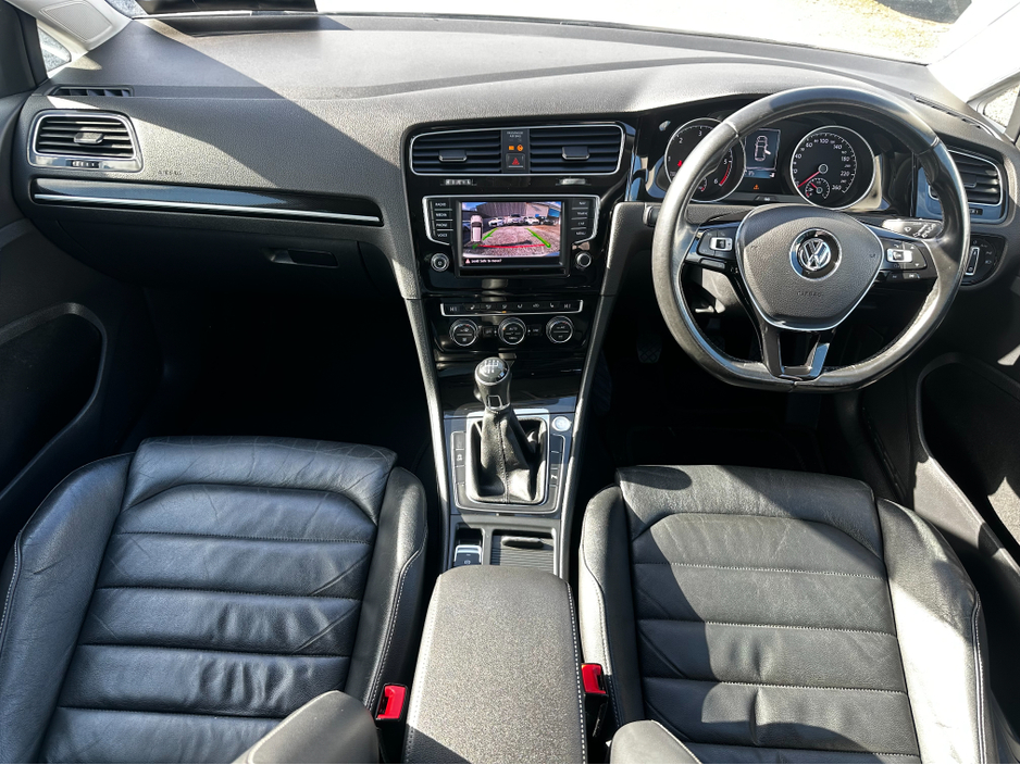 2017 Volkswagen Golf - image 8