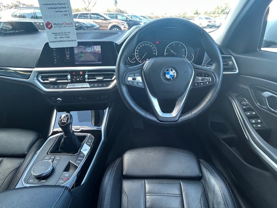 2020 BMW 3 Series - image 13