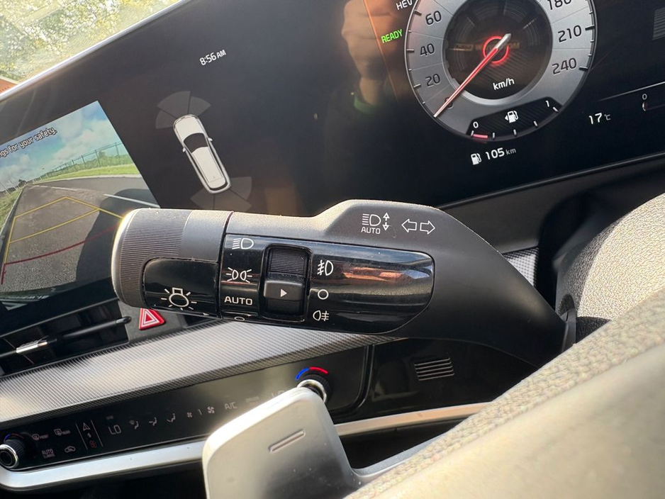 2025 Kia Sportage *2 year AA* 6 YEAR WARRANTY* Bluetooth, Touch Screen Infotainment System, All-Leather Seats, Reversing Camera,