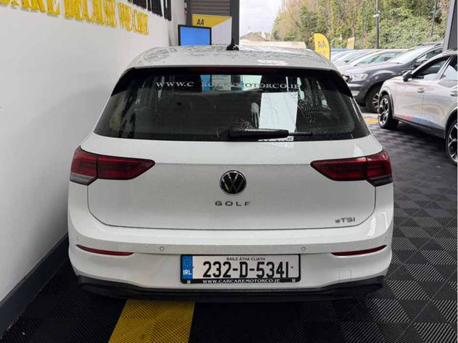 2023 Volkswagen Golf Life 1.0 TSI Mhev 110HP 5 €26,777