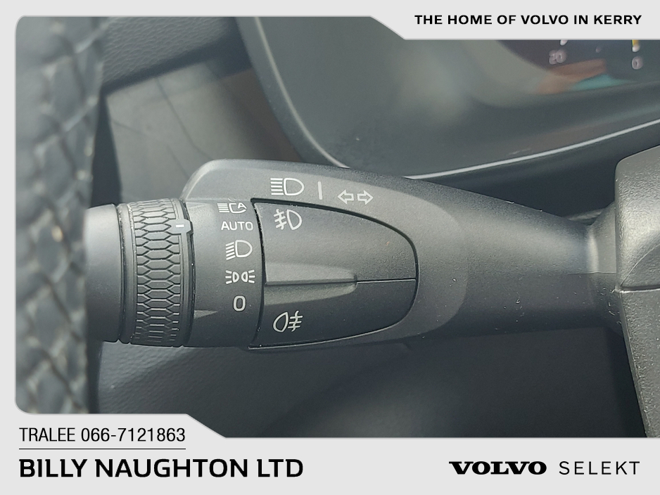 2024 Volvo XC40 - image 27