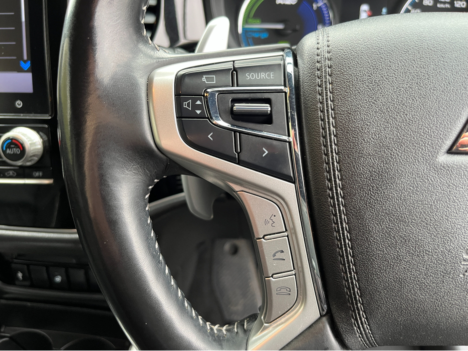 2021 Mitsubishi Outlander - image 23