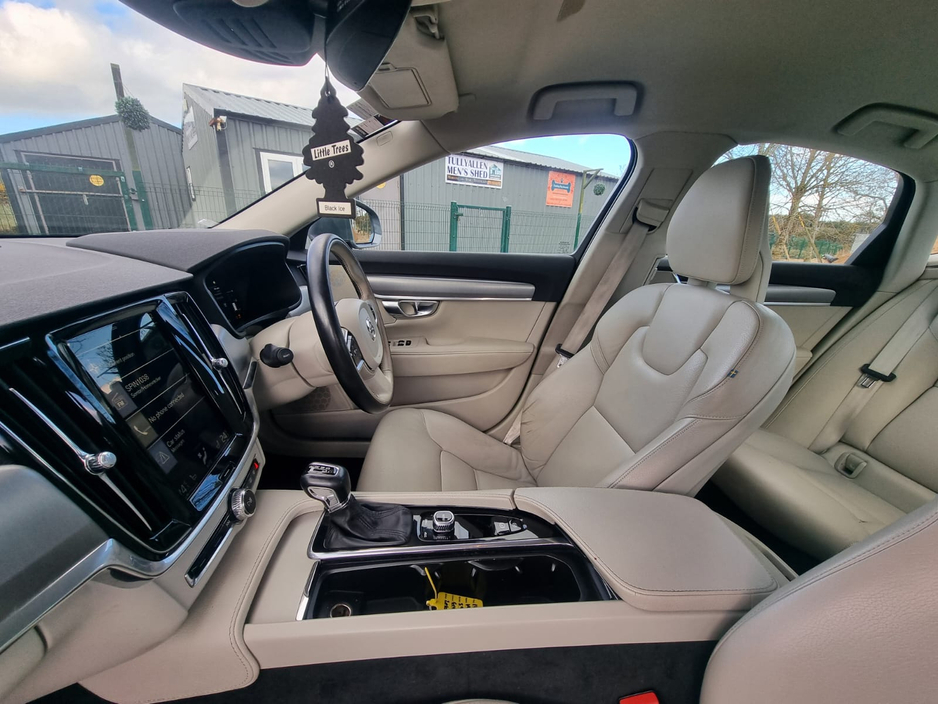 2017 Volvo S90 - image 19