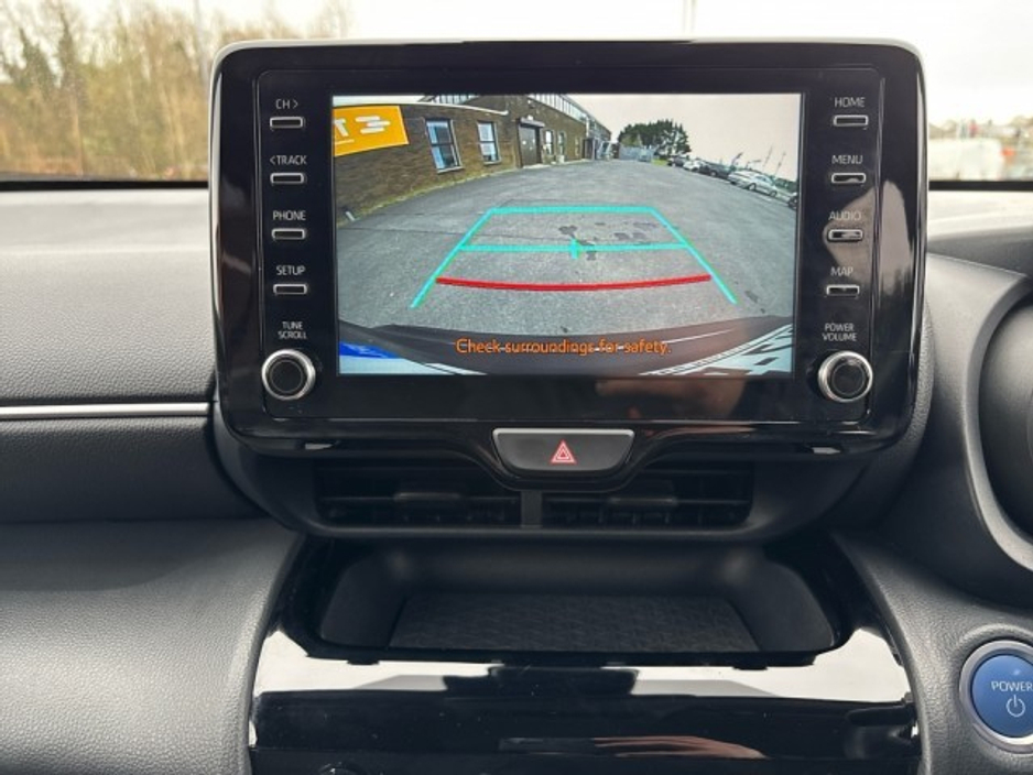 2023 Toyota Yaris Cross - image 12