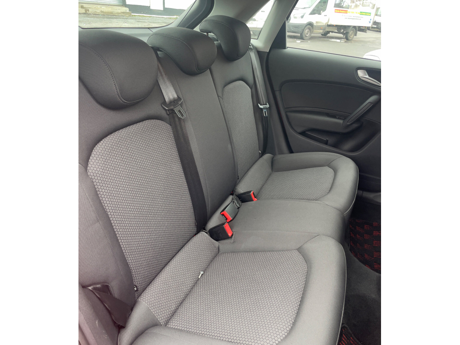 2016 Audi A1 - image 12