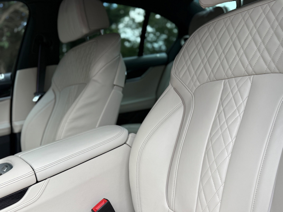 2020 BMW 7 Series - image 16