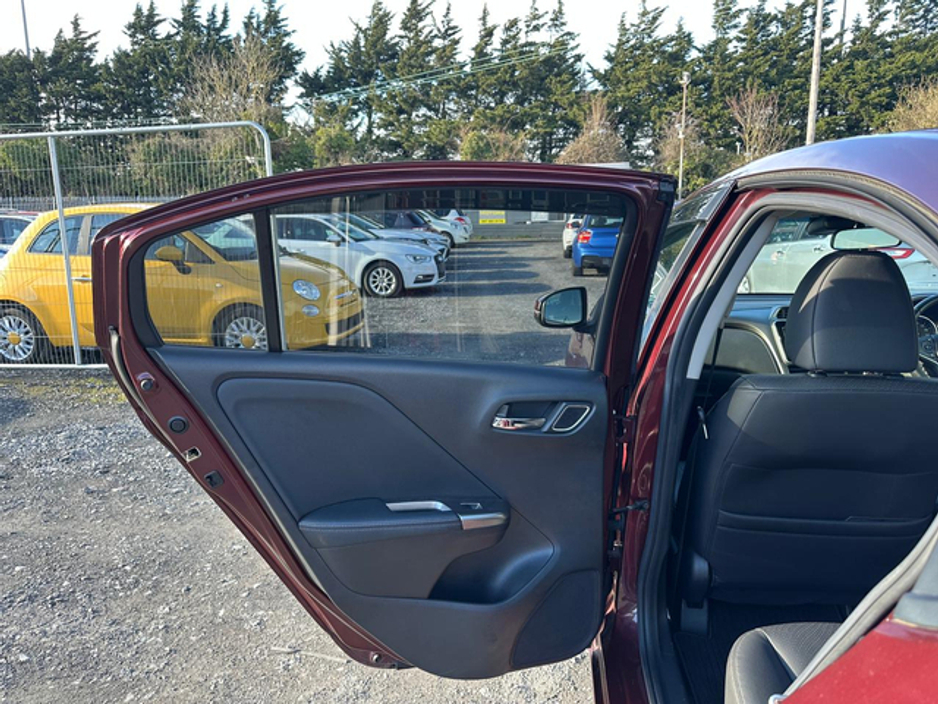 2015 Honda Grace - image 6