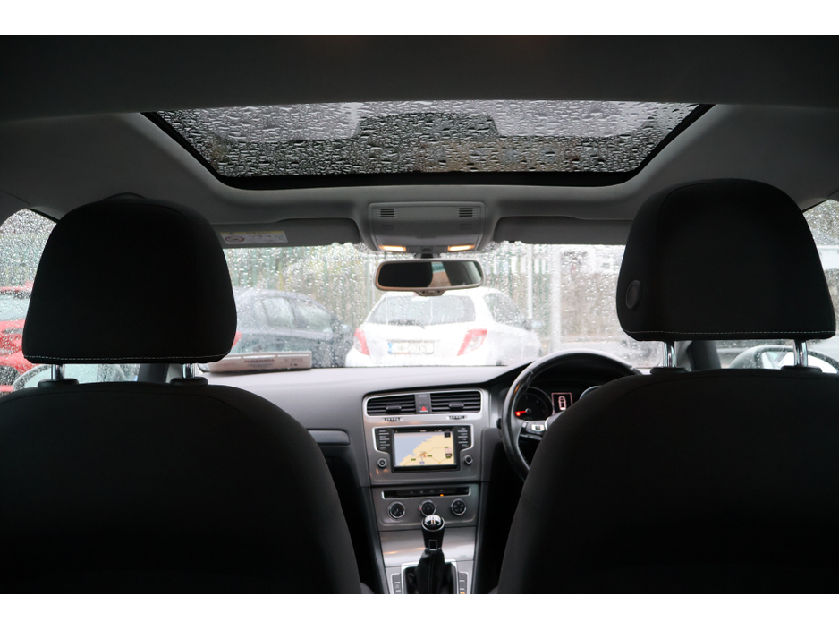 2016 Volkswagen Golf LOUNGE Low Mileage Huge Spec €13,995