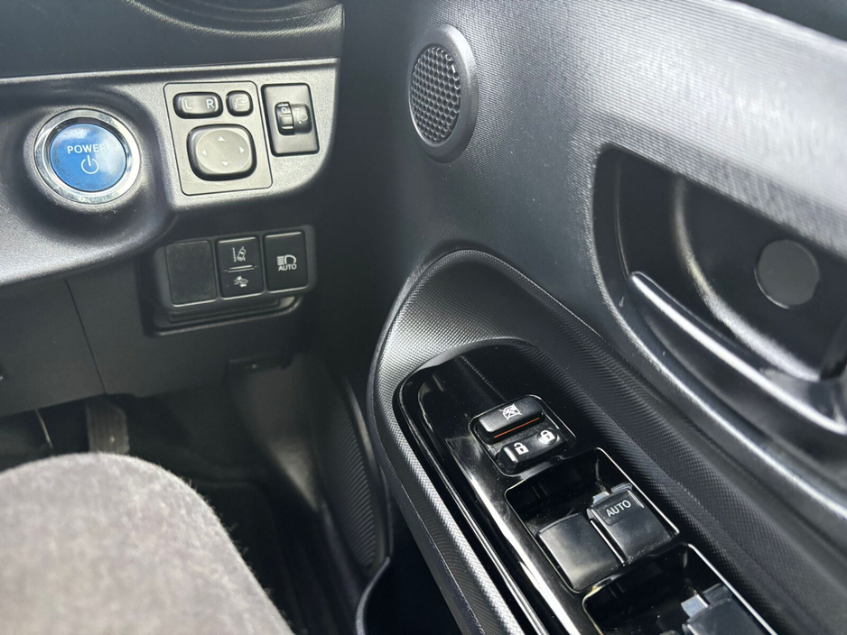 2020 Toyota Aqua Hybrid Luxury €13,950