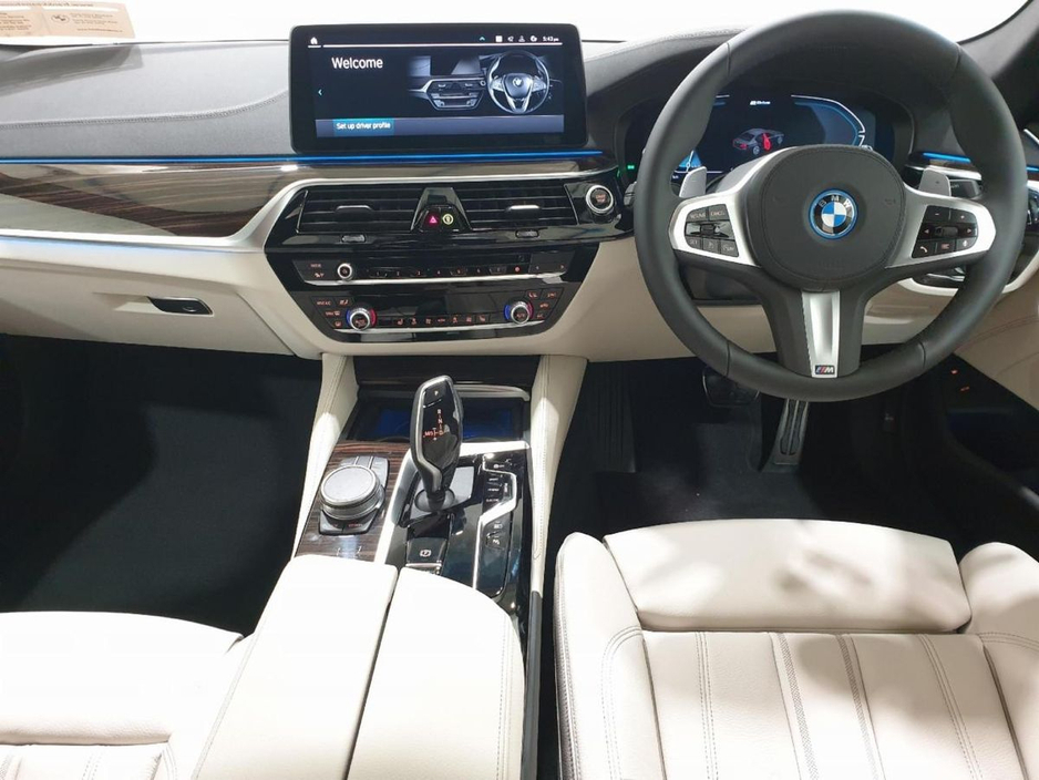 2022 BMW 5 Series 530e M Sport Saloon €44,950