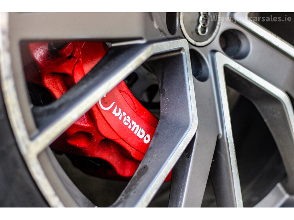 2017 Audi Q7  €37,995