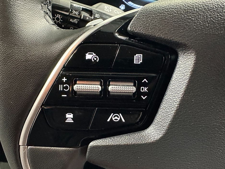 2023 Kia Niro - image 13