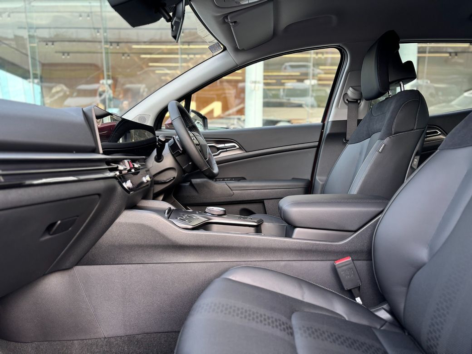 2026 Kia Sportage - image 2