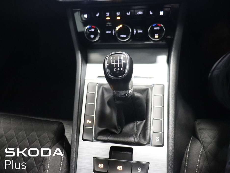 2023 Skoda Superb SUPERB AMB 2.0TDI 150HP €32,950