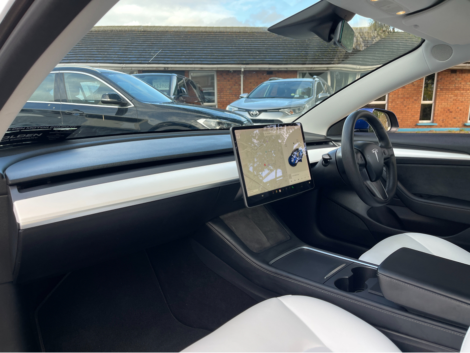 2021 Tesla Model 3 - image 27