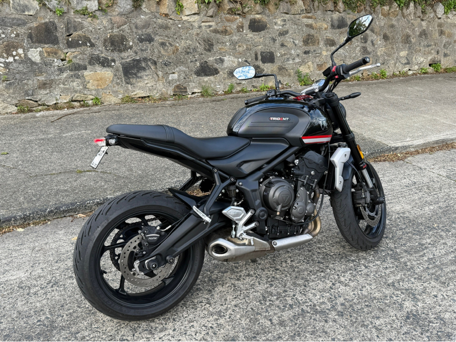 2022 Triumph Trident - image 5