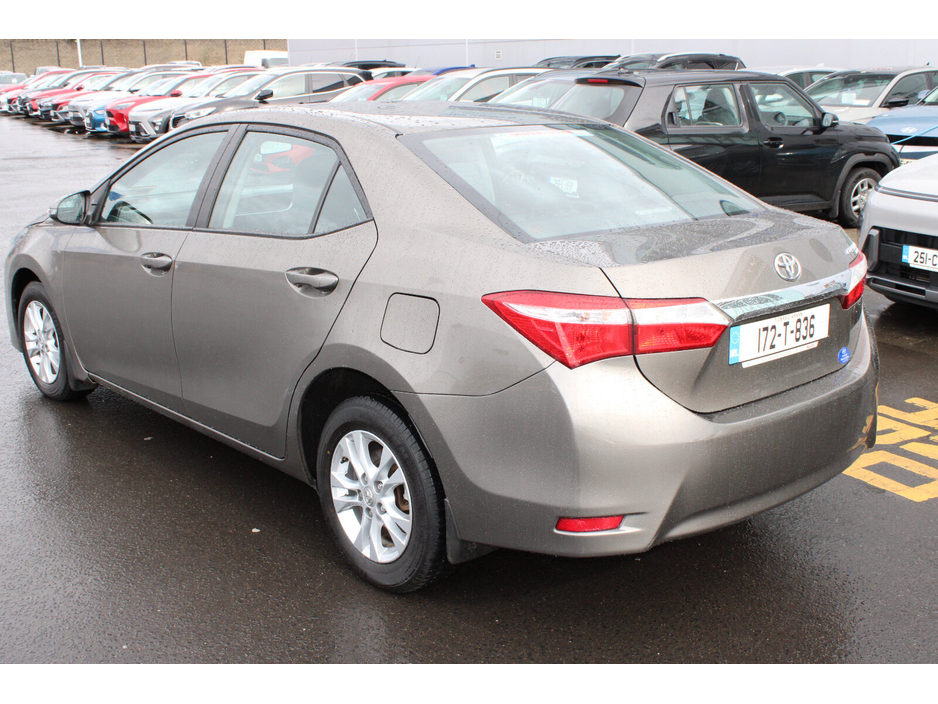 2017 Toyota Corolla - image 3