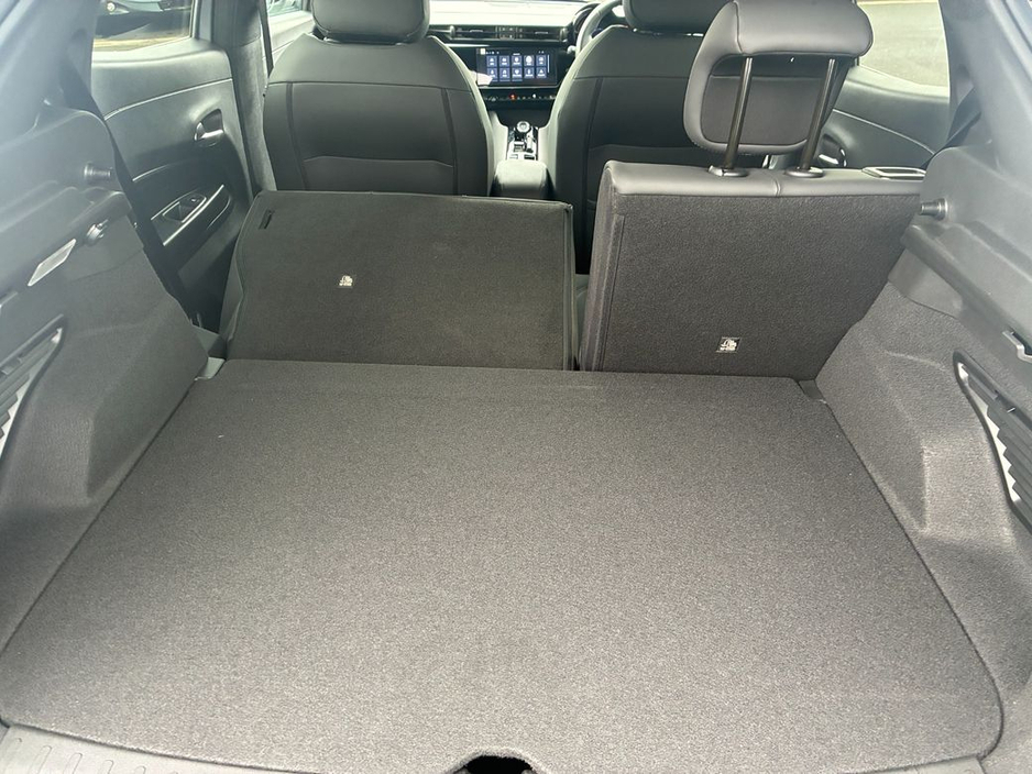 2026 Alfa Romeo Junior Ibrida €44,345