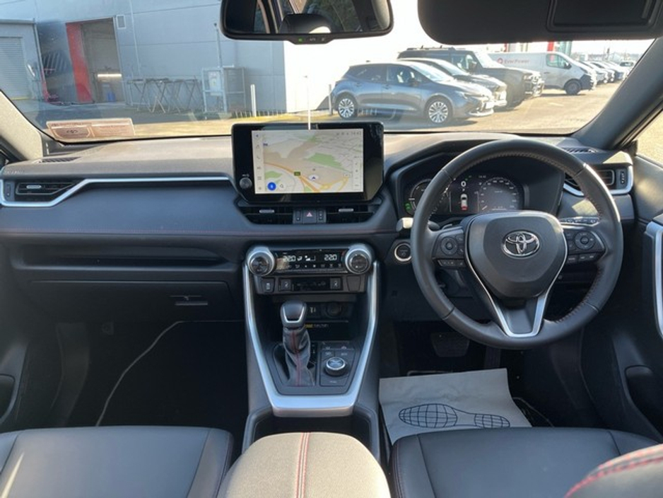 2025 Toyota Rav4 - image 8