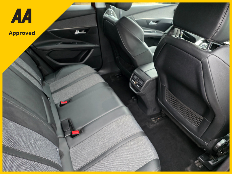 2020 Peugeot 3008 ALLURE * 1.5 DIESEL €17,900